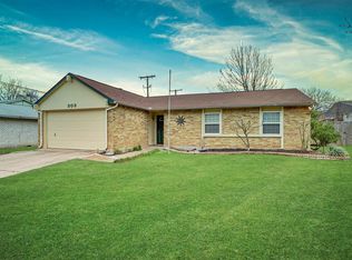 303 S Willow St, Mansfield, TX 76063