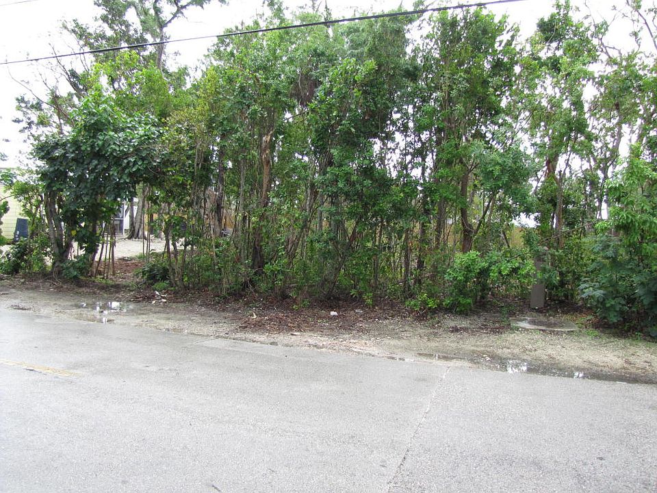 2nd image of 21 Coral Dr