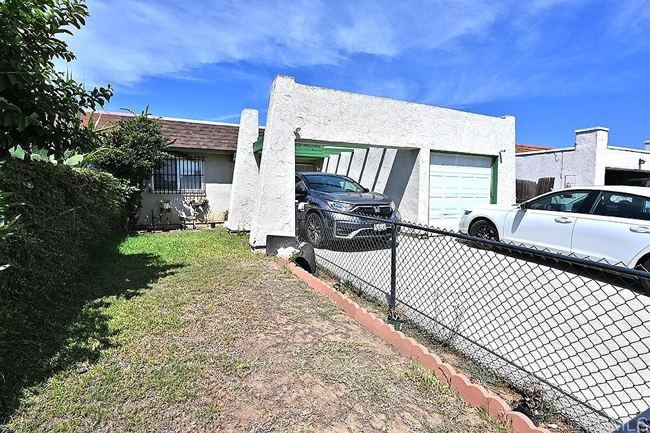 1st image of 355 Calle Mariposa