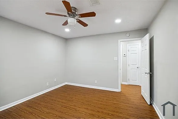 209 Stewart St — Photo 20