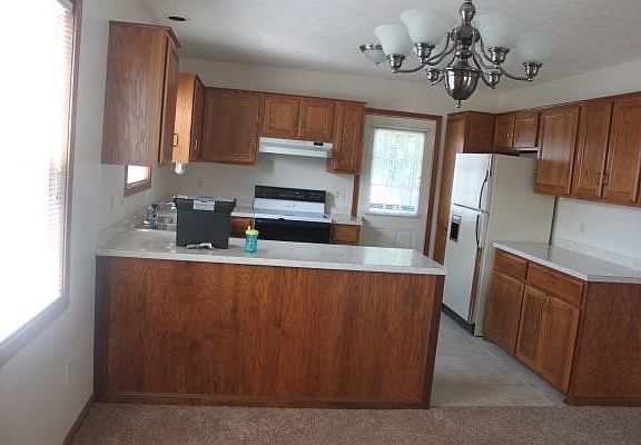 3rd image of 137 Wynn Ave