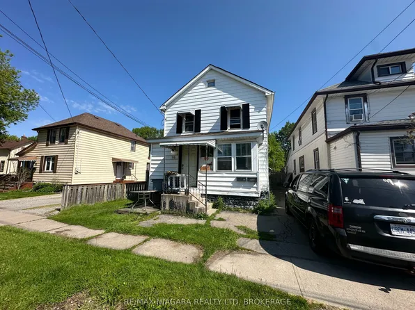 98 Saint Arnaud St, Pt Colborne, ON L3K 1M1