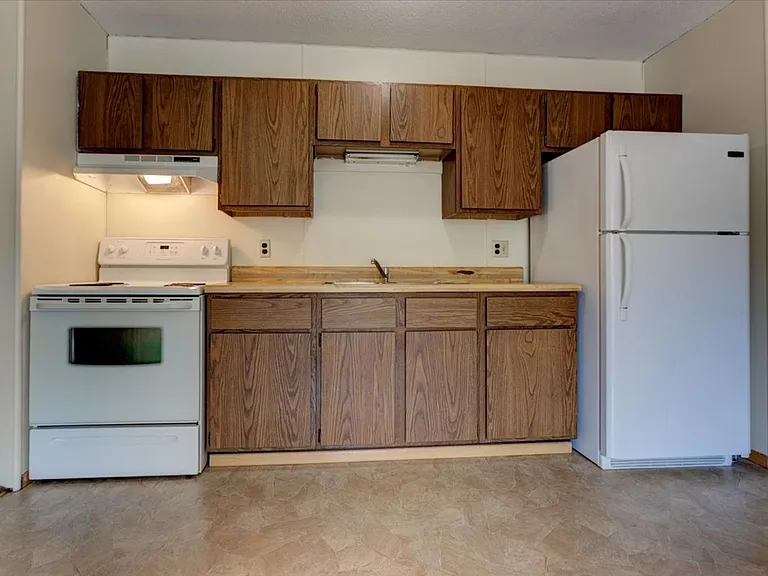 1703 S Broadway St — Photo 21