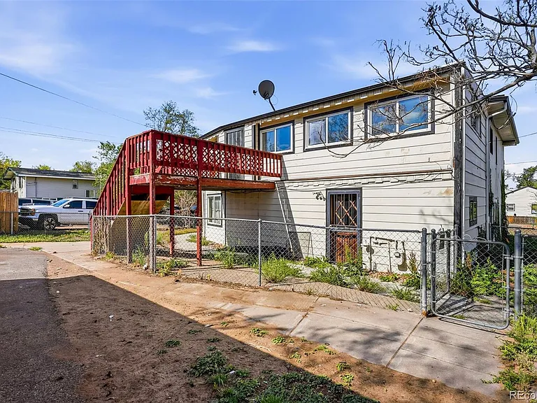 6890 Monaco St #A — Photo 32
