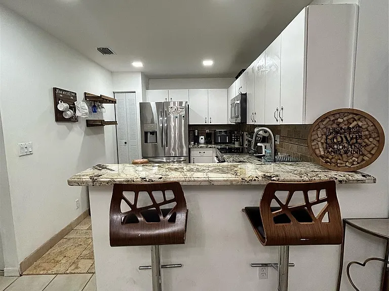 11296 SW 17th Ct — Photo 6