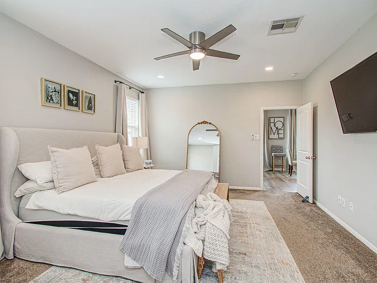 21379 Village Crossing Ln — Photo 17