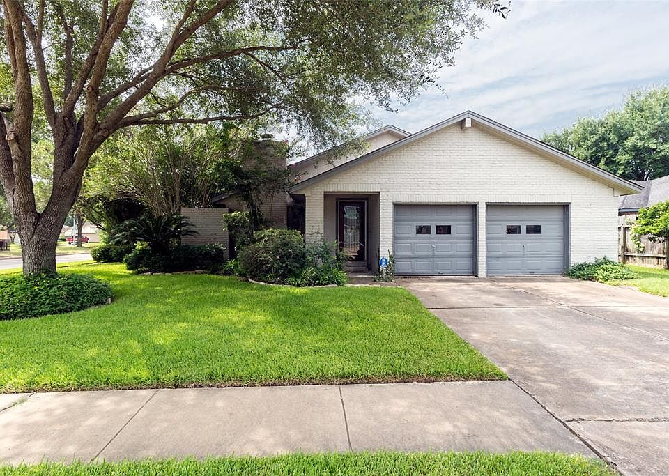 1st image of 20903 Park Pine Dr