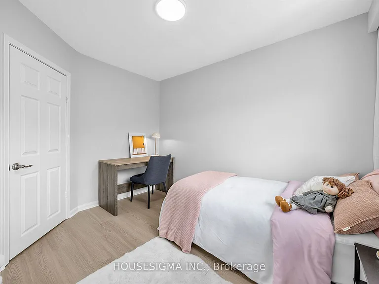 51 Tisdale Ave #MAIN FLOOR — Photo 13
