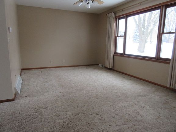 5th image of 106 Monk Ct