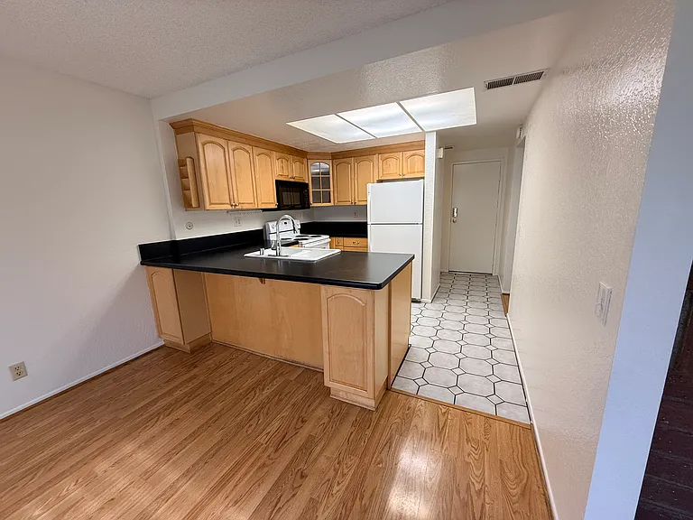 1016 Whitewater Dr — Photo 10