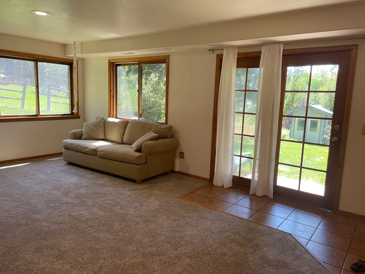 51 Rock Ledge Dr — Photo 3