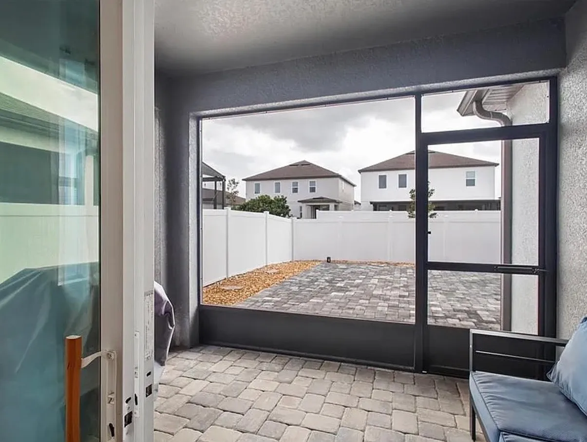 3 bed, 2087 sqft, $2,313 — Photo 2