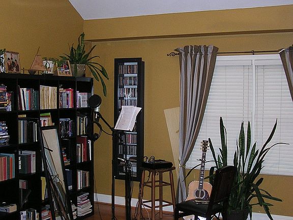 Family room 1