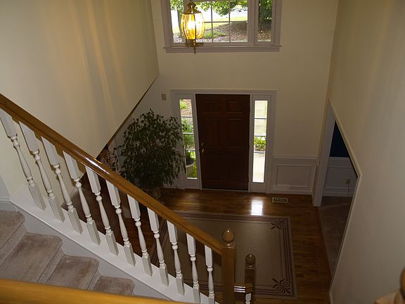 2-Story Entry Hall