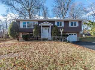 9 Dara Ln, Wappingers Falls, NY 12590