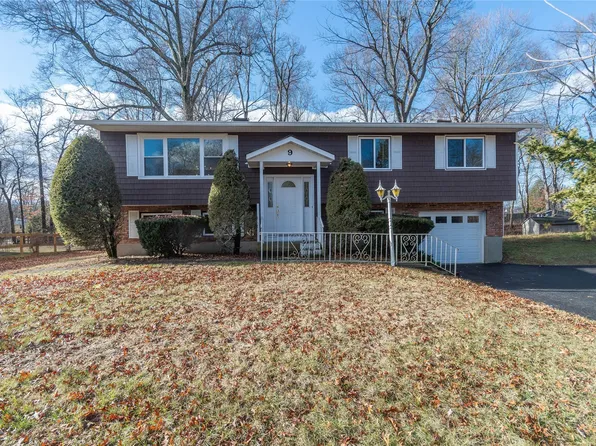 9 Dara Lane, Wappingers Falls, NY 12590