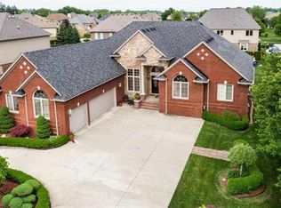 54742 Glen Oaks Dr, Shelby Township, MI 48315