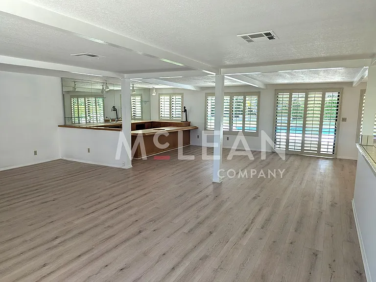 2737 E Plaimor Ave — Photo 18