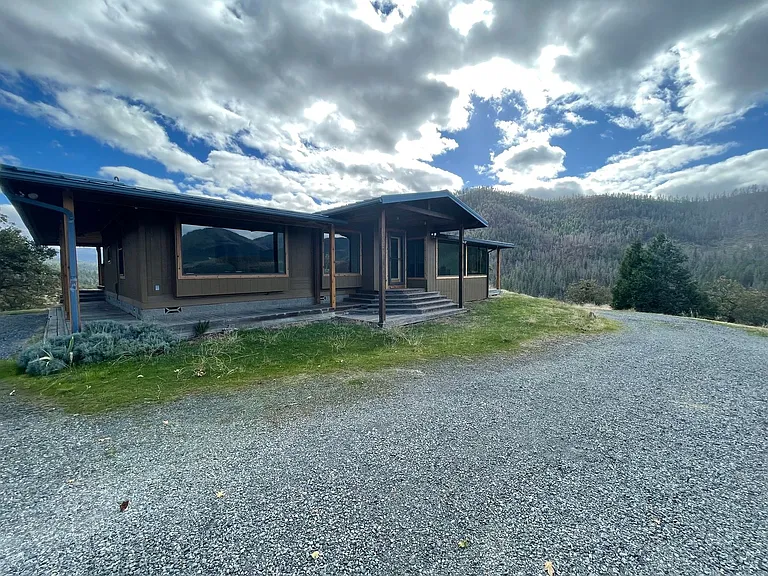 2103 Little Applegate Rd — Photo 2