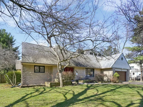 1929 Hillside Dr, Columbus, OH 43221