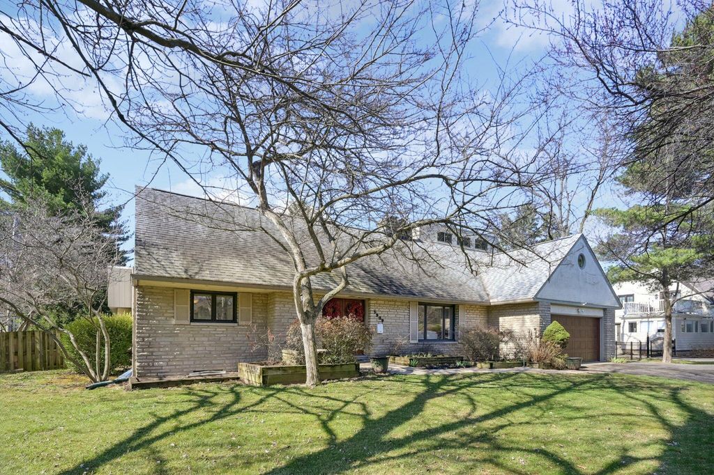 Real estate listing image
