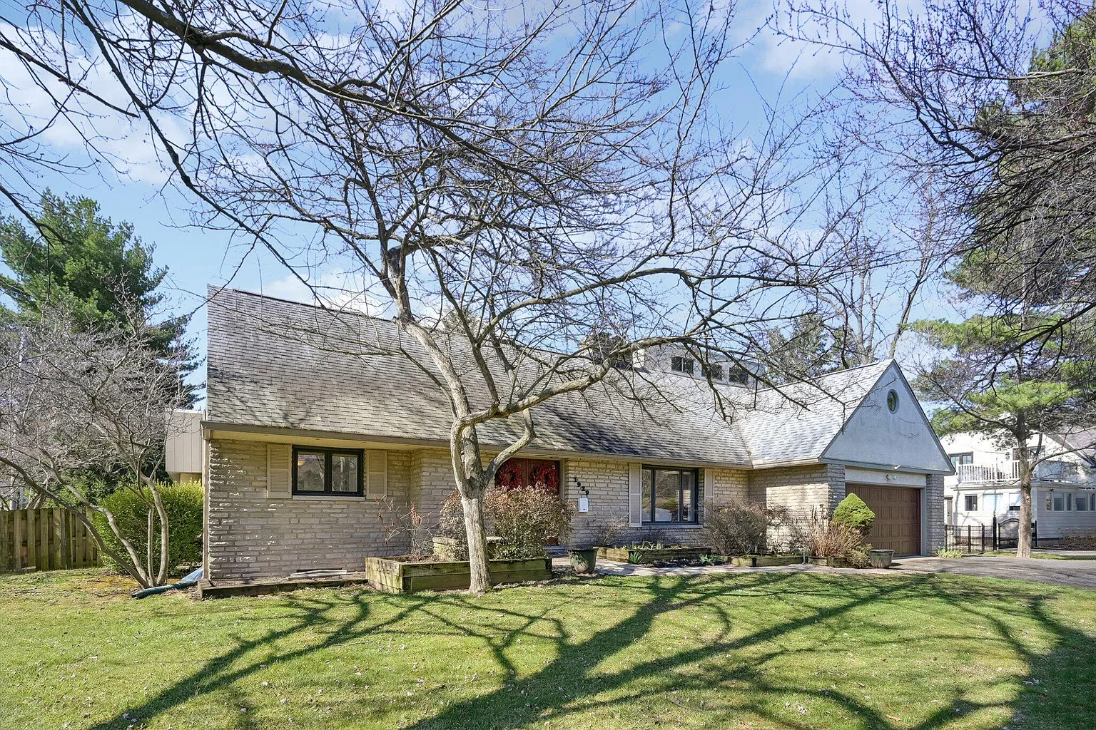 1929 Hillside Dr photo 1
