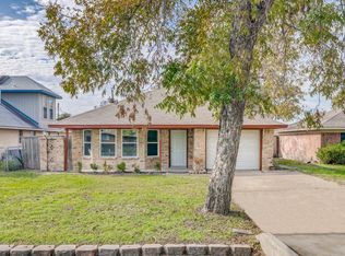606 Kaufman St, Forney, TX 75126