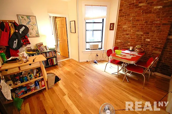 Rented by REAL New York | media 17