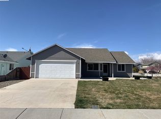 2501 Iris St, West Richland, WA