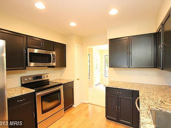 3rd image of 1058 Trevino Ln