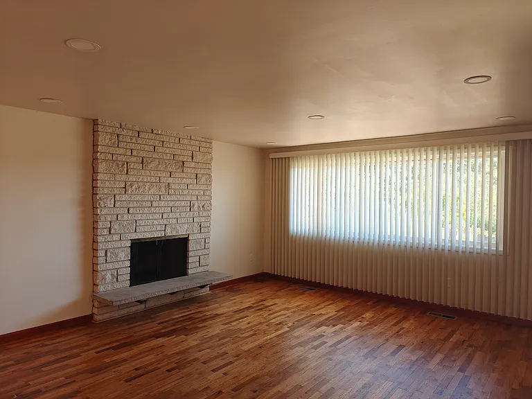 2320 S Eddy St — Photo 7