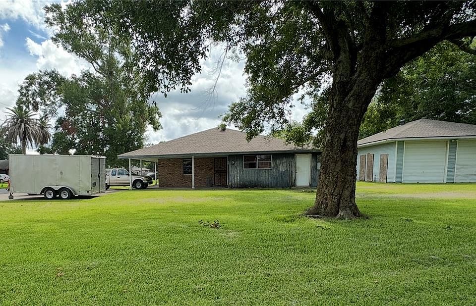 2nd image of 2757 Blanche Dr