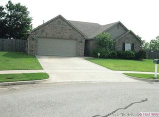 1102 E 146th Pl, Glenpool, OK 74033