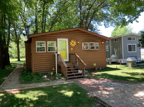 26/60 Woodhaven Dr E, Sublette, IL 61367
