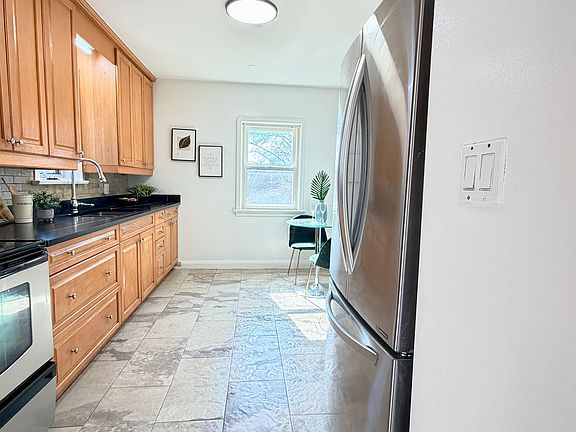 5th image of 12 Roselm Rd