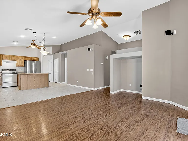 15481 W Mauna Loa Ln — Photo 17