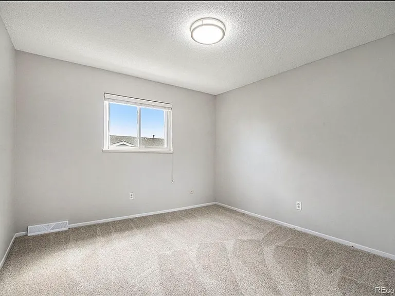 9004 E Mansfield Ave — Photo 17