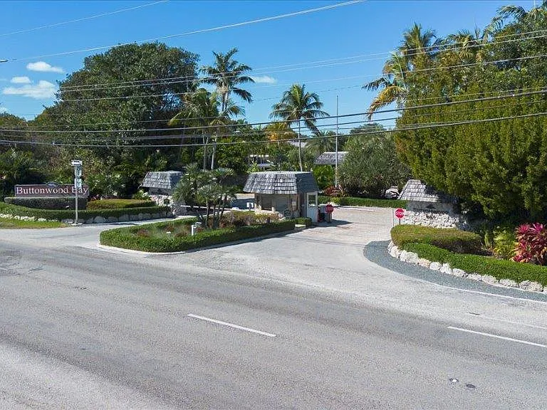 96000 Overseas Hwy — Photo 20