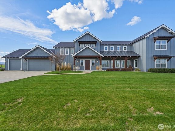 3rd image of 353 Bluff Haven Road