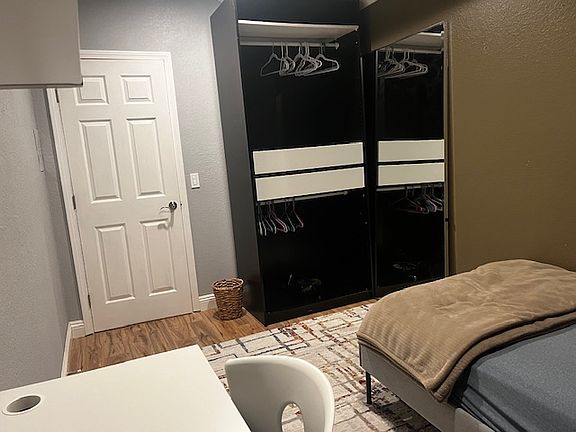 2nd image of 5527 Brettonwood Ct