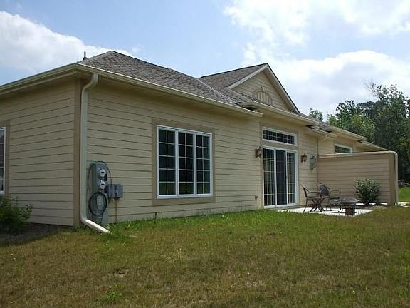 5th image of W163N5495 Westwind Dr