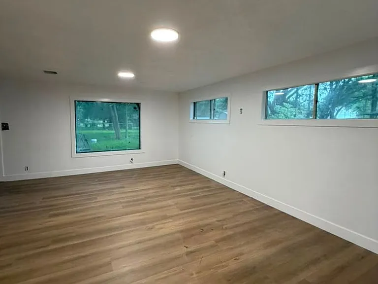 7735 Coburn Dr — Photo 7