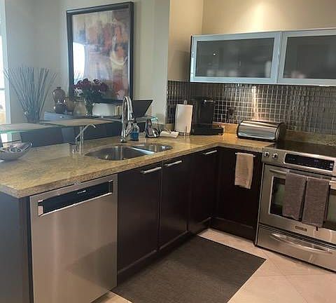 5th image of 16275 Collins Avenue #903