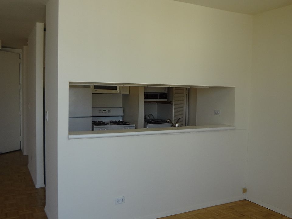1st image of 161 W 61st St APT 34E