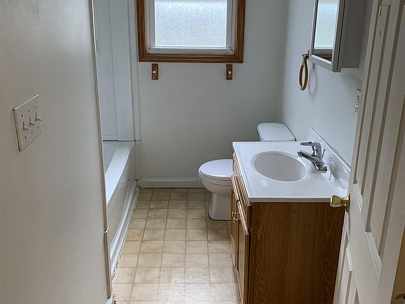 5th image of 2022 Harold Ave