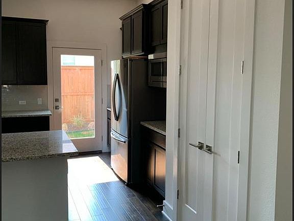 3rd image of 1216 Westborough Ln