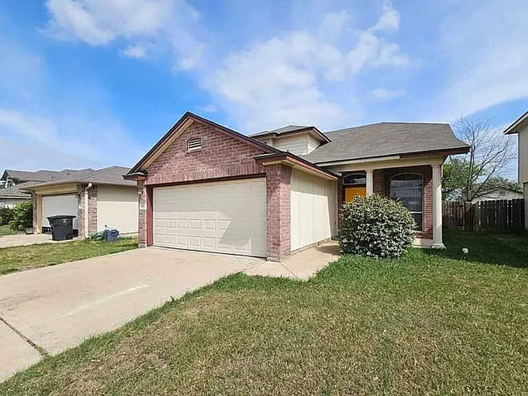 5311 Bridgewood Dr — Photo 1