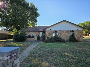 112 Lindenwood Ln N, Hewitt, TX 76643