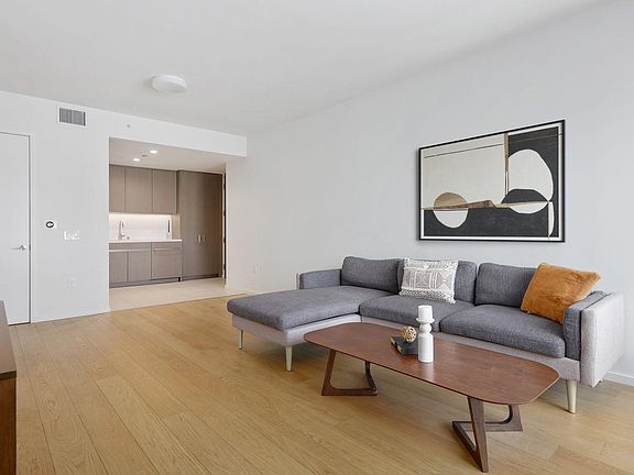 5th image of 899 Francisco St #1210