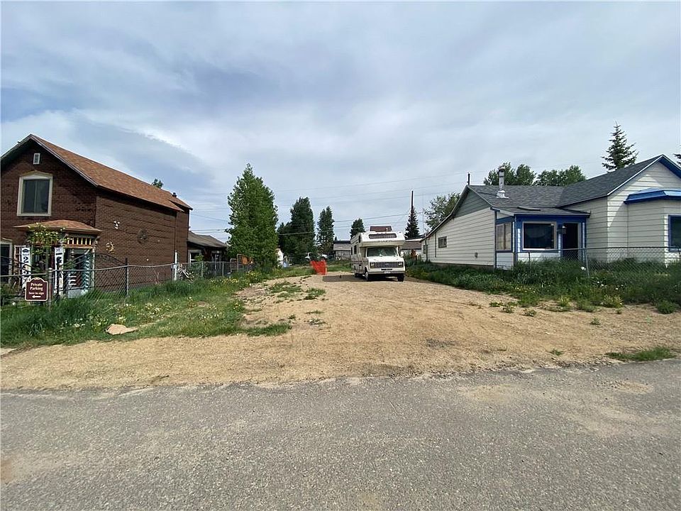1st image of 218 E 4th St